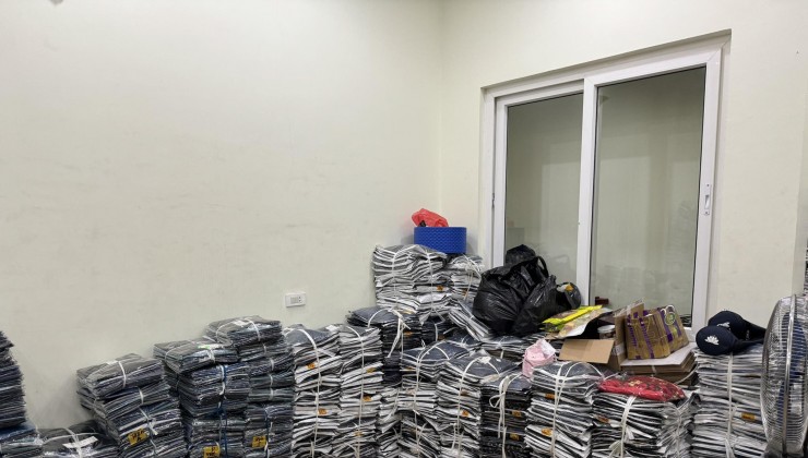 Cho thuê mặt bằng kinh doanh phố Hồng Phúc, tổng 160m², 2 tầng, MT 5m, giá 32 triệu (có TL).